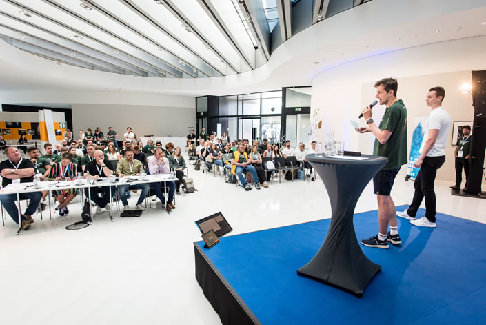 Finales Pitches am Sonntag vor der Jury (Foto: Tilman Lochmüller / Regionalmanagement Mittelhessen)