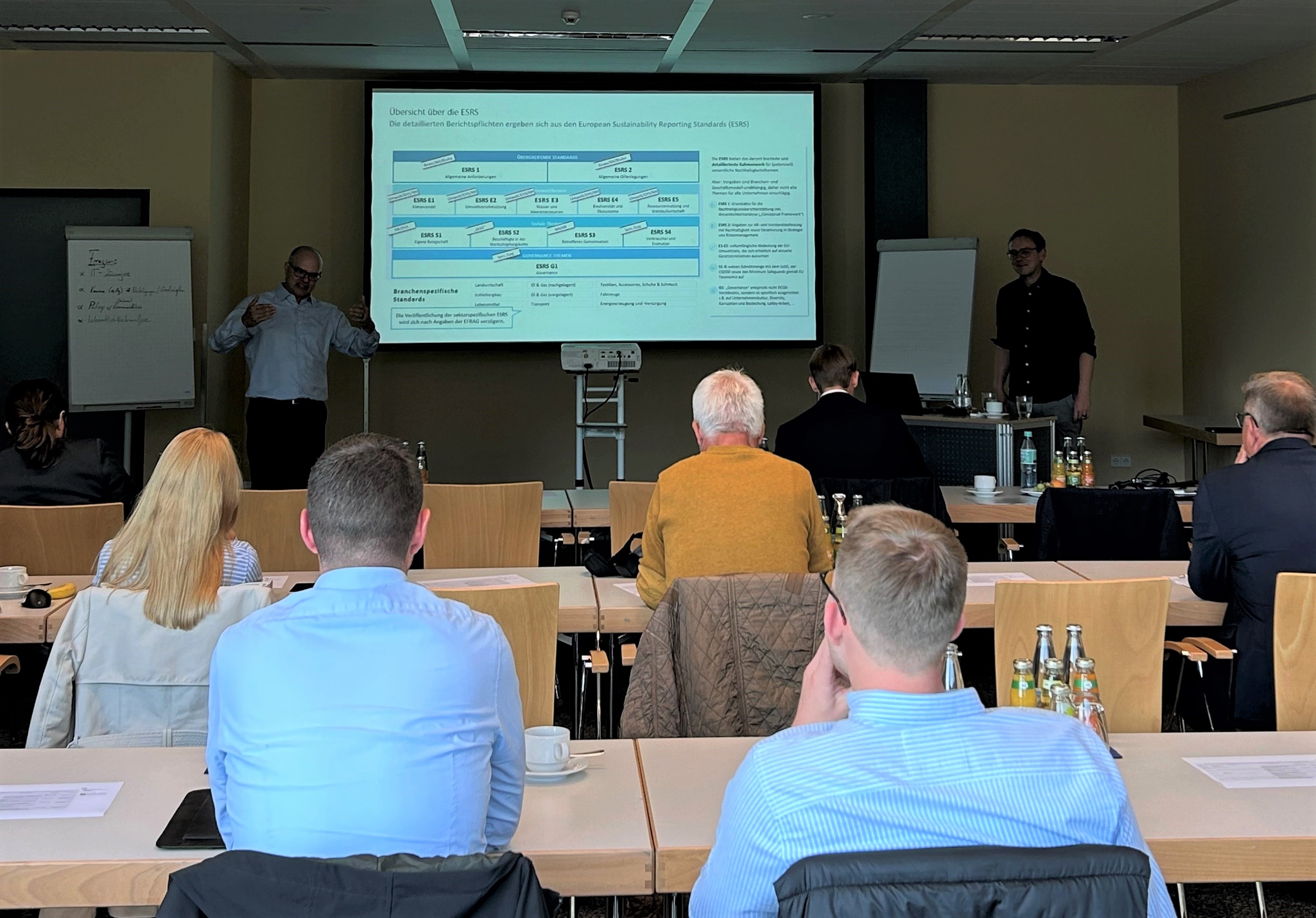 Dr. Lothar Rieth (links) & Dr. Matthias Schmidt (rechts) beim Workshop EU-Taxonomie in Wetzlar