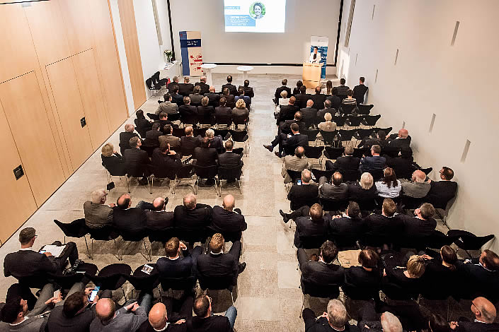 Blick in den Saal beim Mittelhessenabend 2017 im Hessischen Landtag in Wiesbaden (Foto: Tilman Lochmüller/Regionalmanagement Mittelhessen) 